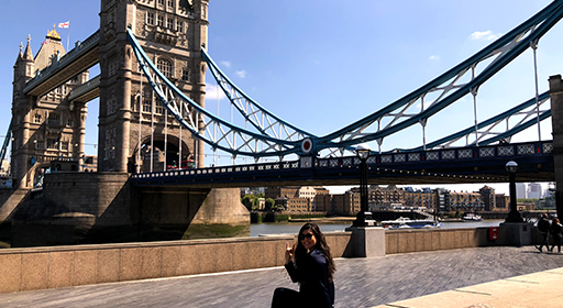 Rebecca Susko at the London Bridge