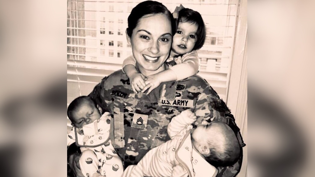 Courtny Boldt with her children