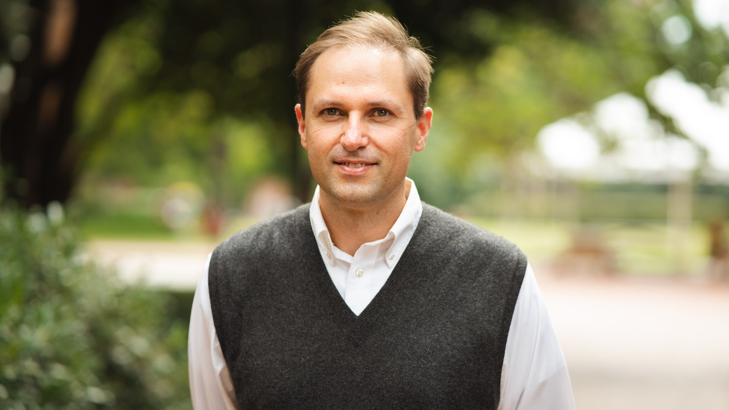 Headshot of Tom Zagenczyk